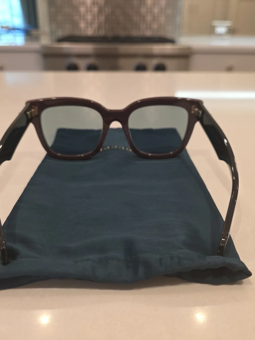 💯Authentic Gucci Burgundy Front Black Temples  Sunglasses with Gold GG